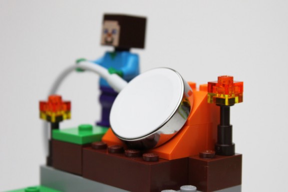 lego_minecraft_apple_watch_stand_3