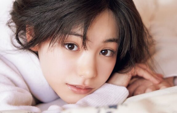 【画像探訪 709】女優の「當真あみ」さんの高画質で壁紙okなステキ画像 47枚 #當真あみ / NoBoNoBoN